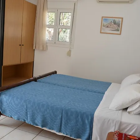 Poppy Aparthotel 2*