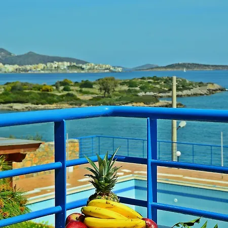 Poppy Aparthotel