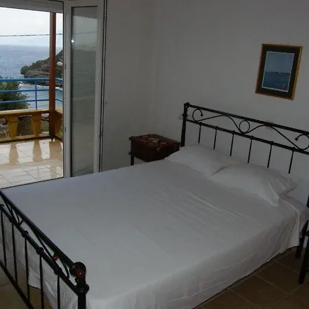 Poppy Apartmanhotel 2*