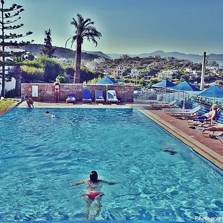Apartmanhotel Poppy 2*